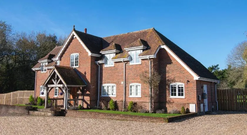 Langford farmhouse - New Forest National Park Luxury 4bd, hot tub, cinema, 10 acres - Image 1