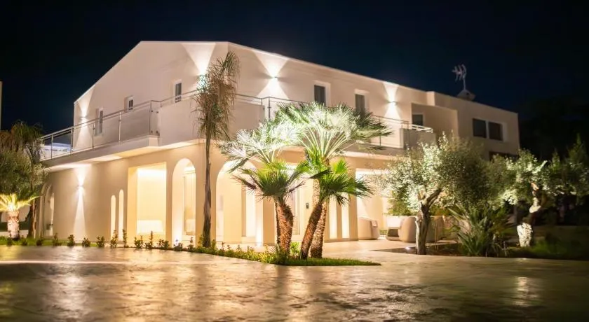 Capovaticano Luxury Rooms - Image 1