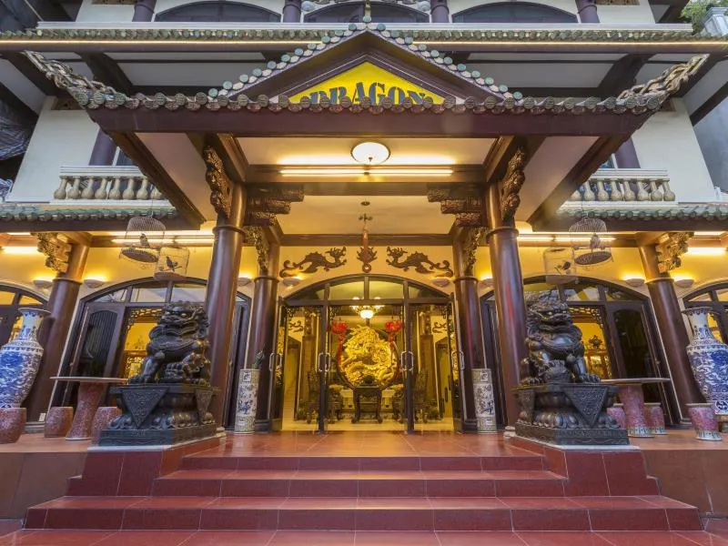 Dragon Hotel - Image 1