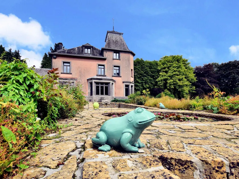 Magnificent luxury chateau in vast, park-like garden with sauna and Jacuzzi 's - Image 1