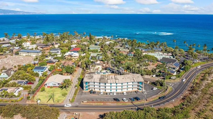 Kuau Plaza Paia Condo with Parking - Image 1