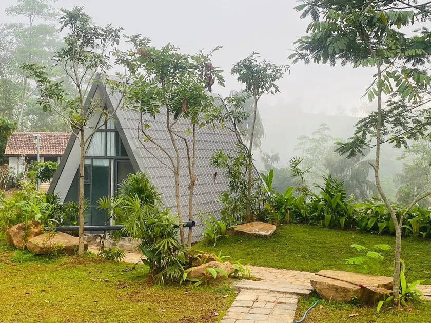 Rain Drops Wellness Villa Deniyaya, Sinharaja - Image 1