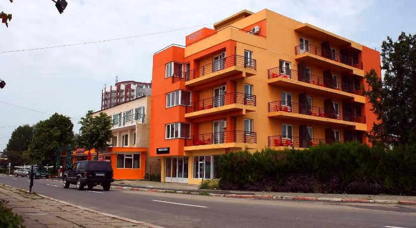 Vila Bucura 19 - Image 1