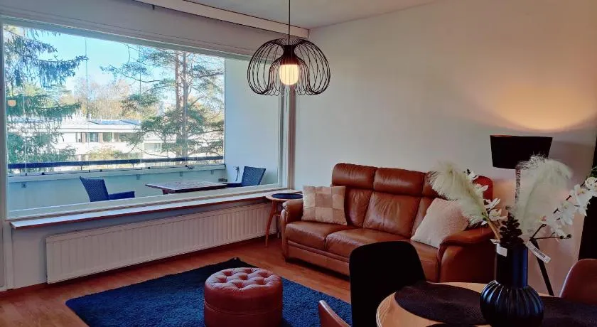 Costal Stay with Forest Views - Image 1