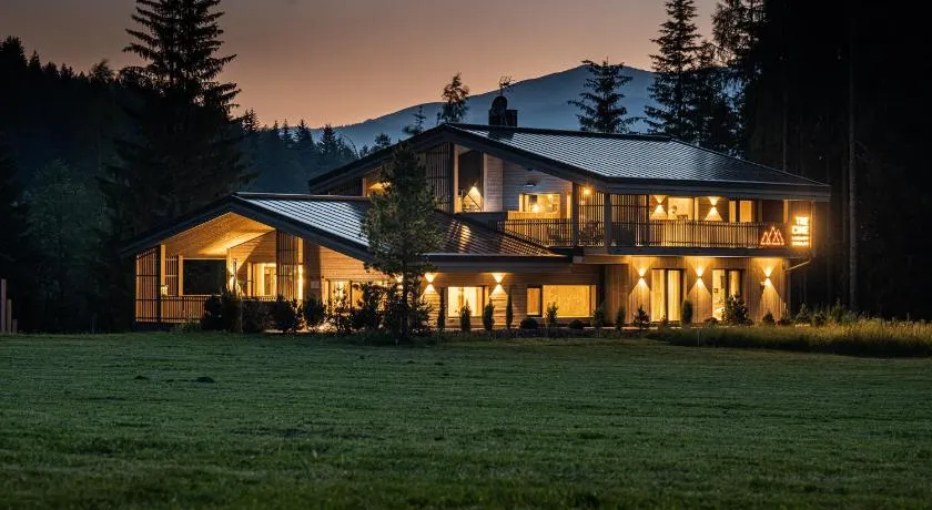 Luxury Chalet Tre Cime mit Privat Spa & Pool - Image 1