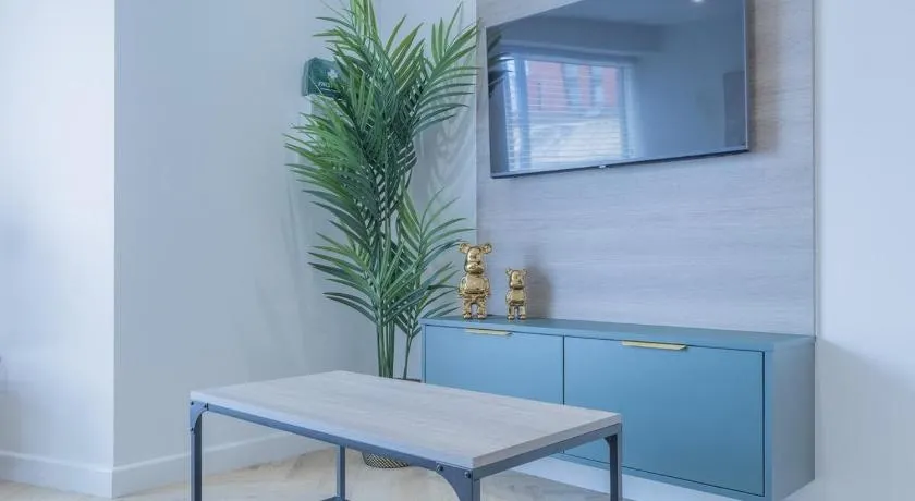 Unit 3 Sleek 1-BR Stays, Near Sheffield United Football Club, Fast Wi-Fi, Parking - Image 1