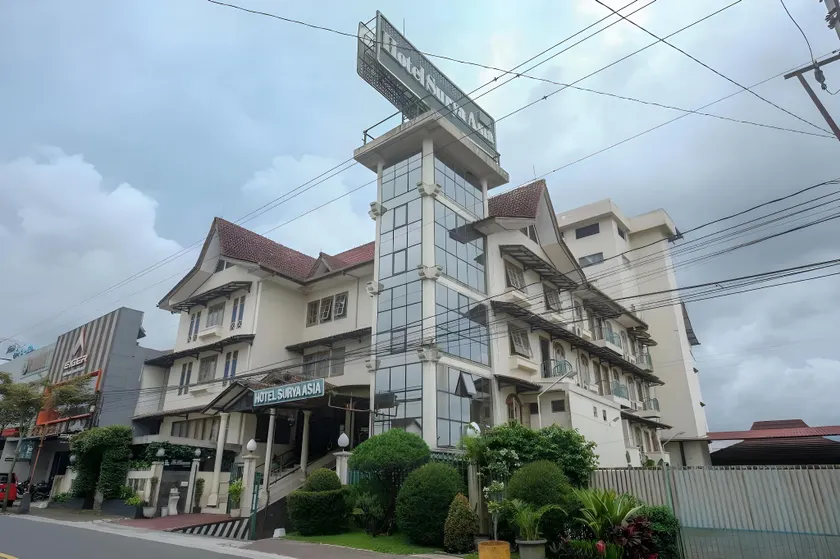 Hotel Surya Asia - Image 1