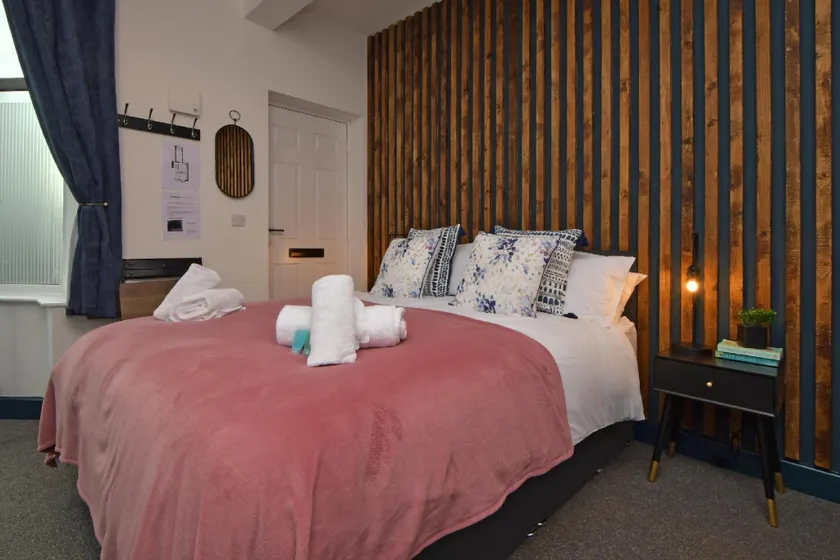 Stay @ Shobnall Rooms & Studios Burton - Image 1