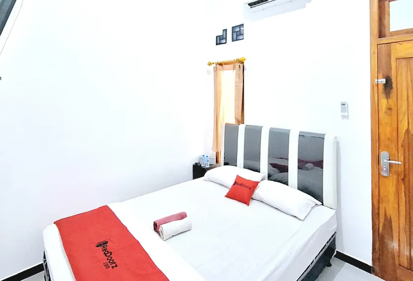 RedDoorz at Queen Asri Premium - Image 1