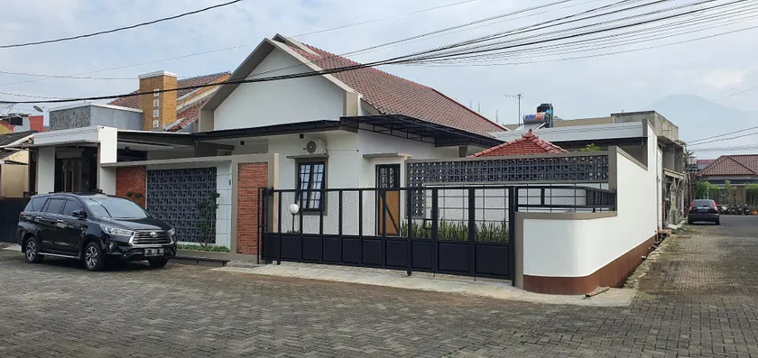 RaYa GuestHouse & Pool - Image 1