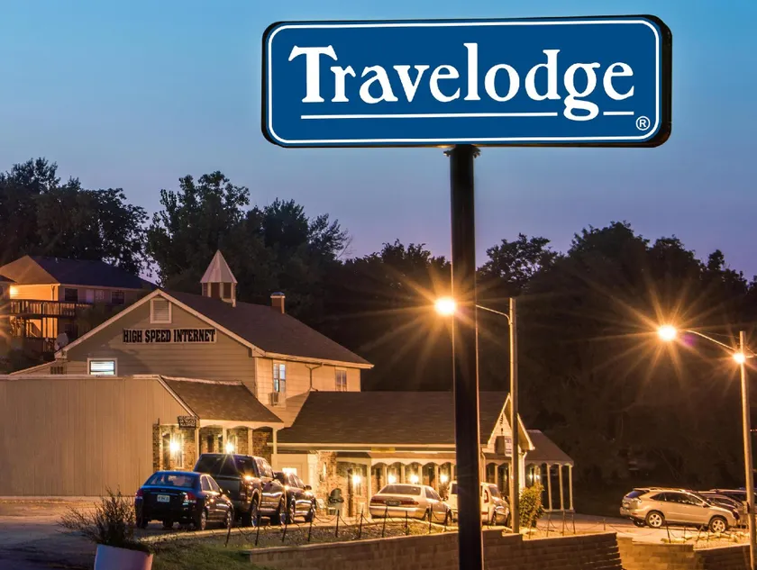 Travelodge by Wyndham Airport Platte City - Image 1