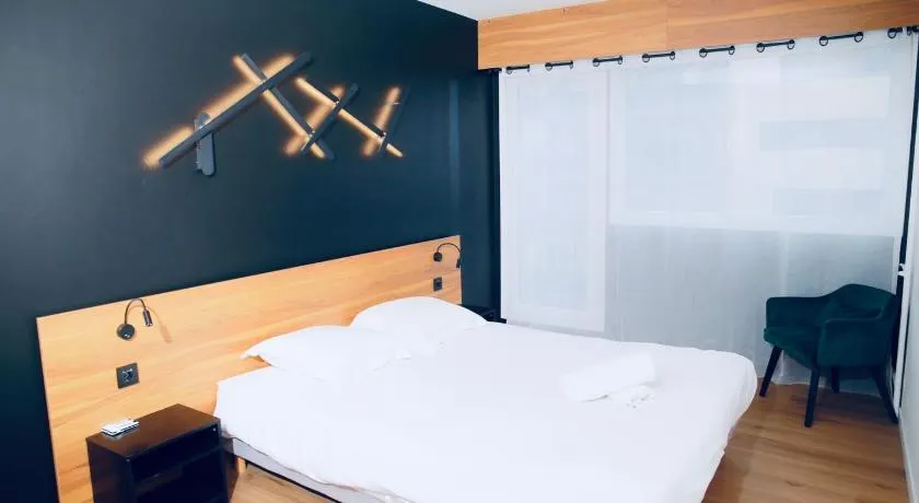 Alison's Suite - Image 1