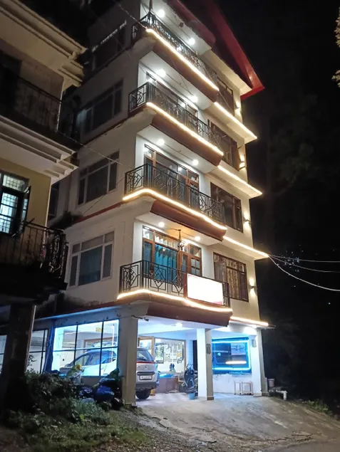 ASTON HOME STAY - Image 1