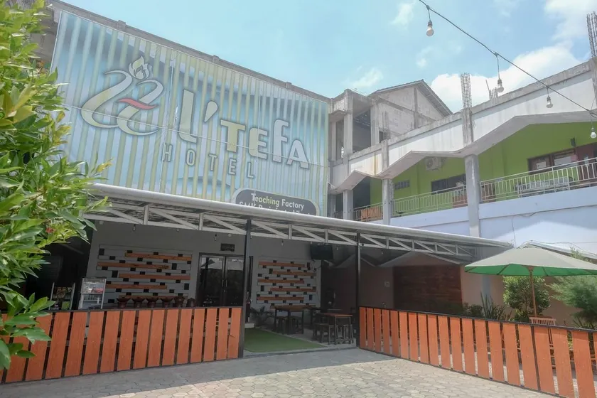 Urbanview Hotel LTefa Pemalang - Image 1