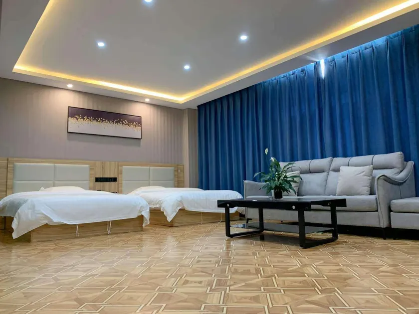 Xinyue Bay Express Hotel - Image 1