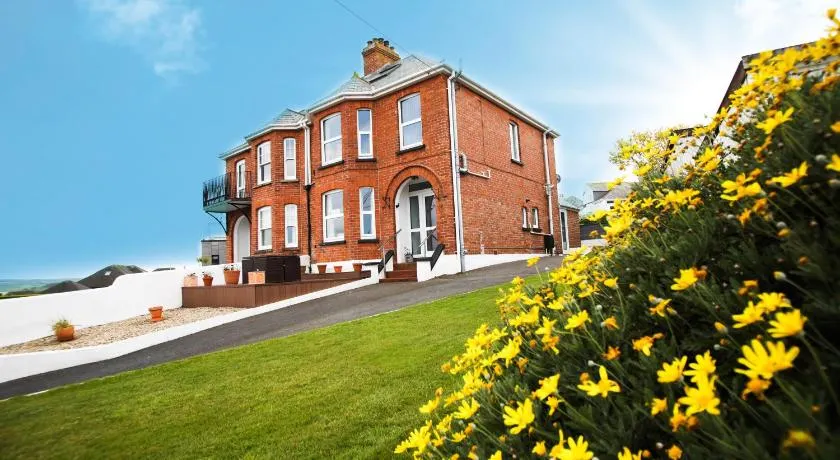 No 10 Treverbyn Road B & B - Image 1