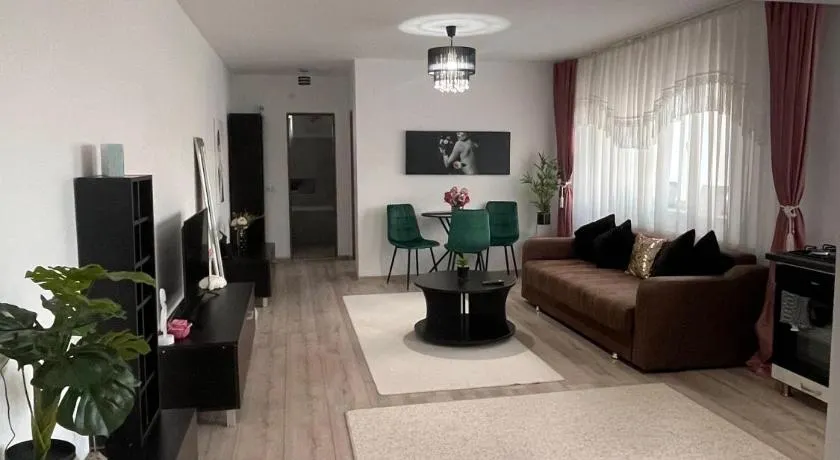 Adriana home - Image 1