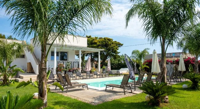 VILLA LEONARDO SAN FOCA - Room, Pool & Restaurant - Image 1