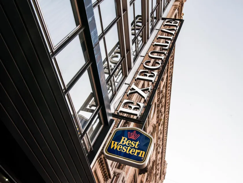 Executive Business Hotel - Image 1