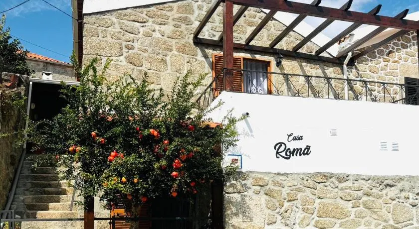 Casa vacanze 'Casa Romã' con vista sulle montagne, terrazza privata e Wi-Fi - Image 1