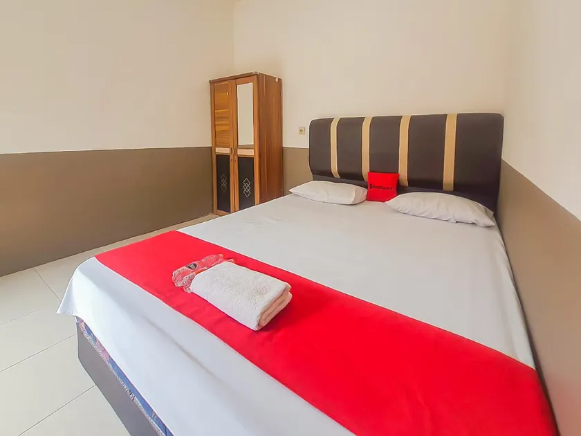 RedDoorz at Permana Homestay near Supadio Airport Pontianak - Image 1