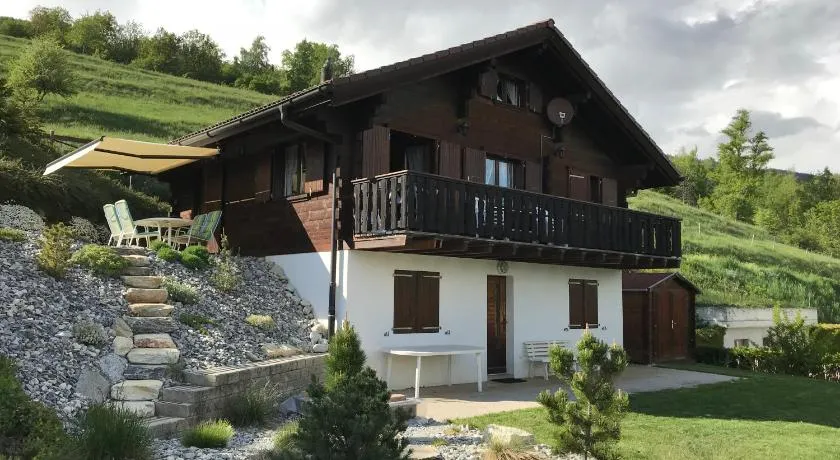 Chalet Siesta - Image 1