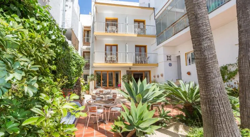 Hotel Buigues - Image 1