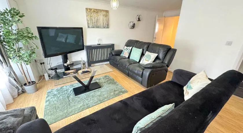 Spacious Beautiful London 2 Bedroom Apartment - 2 Bathrooms - Image 1