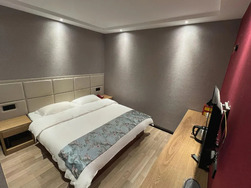 He Tianxia Hotel (Lvliang Zhongyang Branch) - Image 1