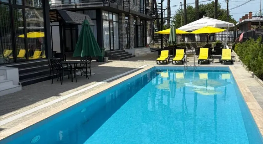 Blue Horizon Apartments - Image 1
