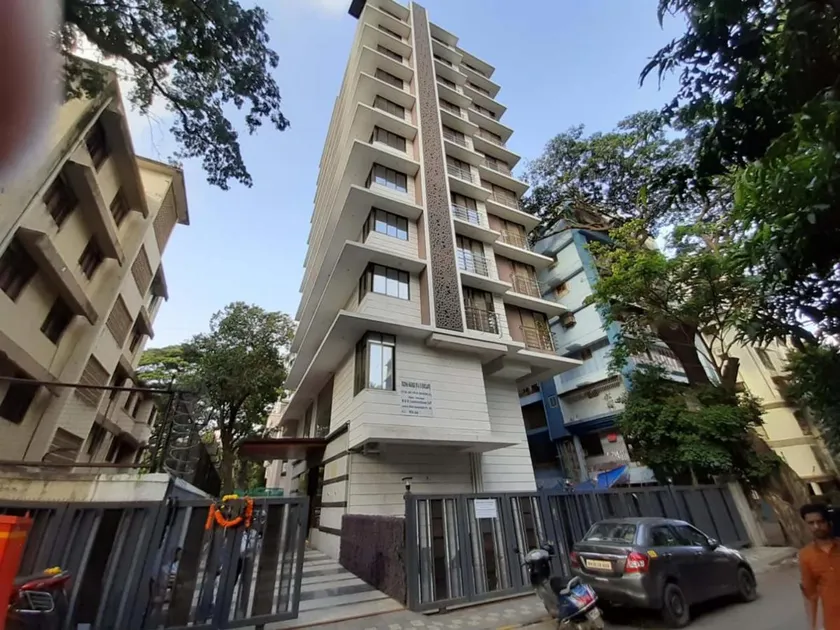 Mumbai House Luxury Apartments, Santacruz East - Image 1