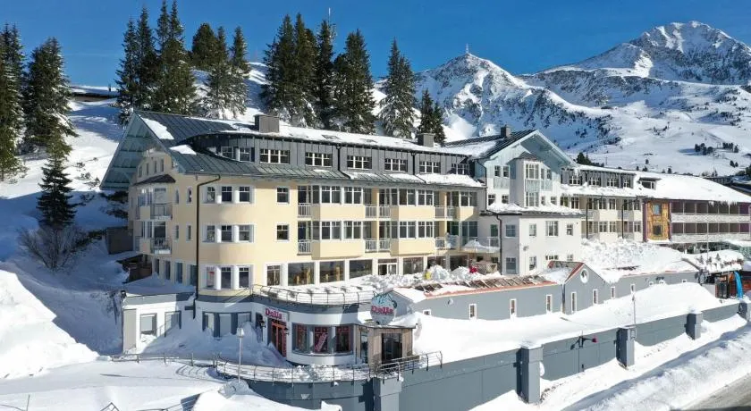Heart Hotel Aurora - Image 1