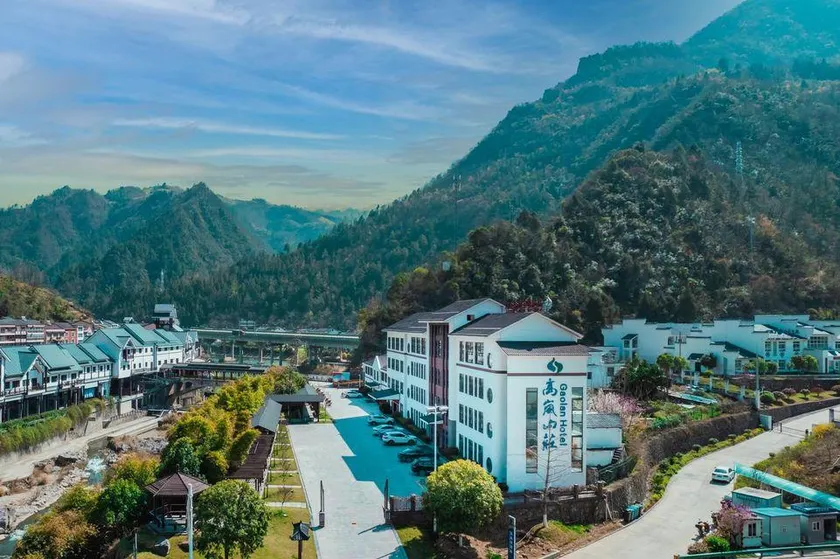 Gaolan Hotel - Image 1