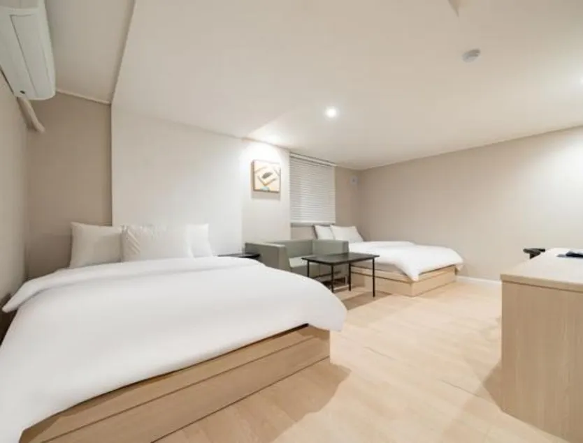 Wangsimni Regent Hotel - Image 1