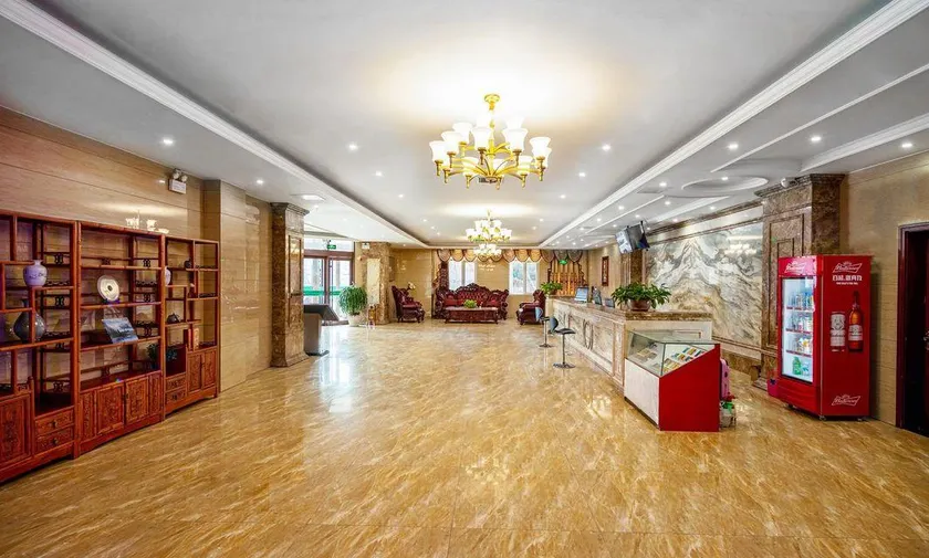 Moonlight Business Hotel in Lotus Pond - Image 1