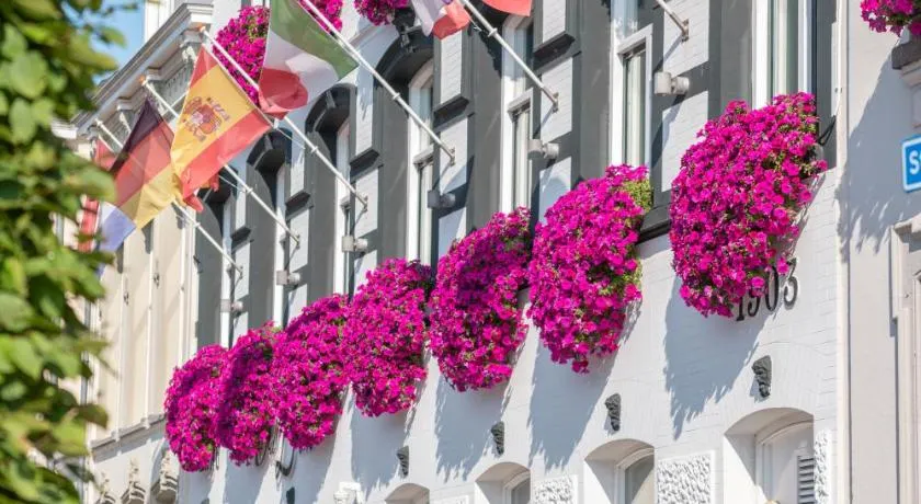 Hotel Old Dutch Bergen op Zoom - Image 1