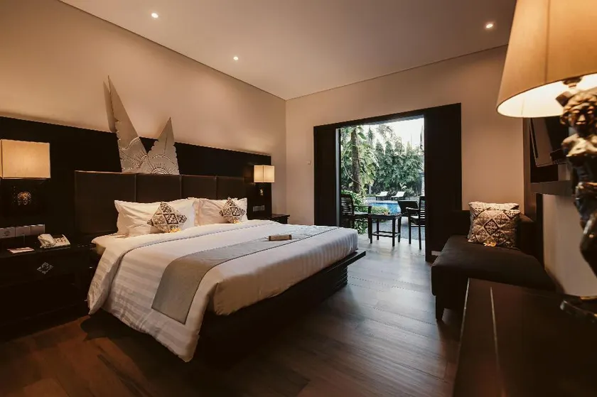 Deluxe Room Pool Access with 1 BR #V381 - Image 1