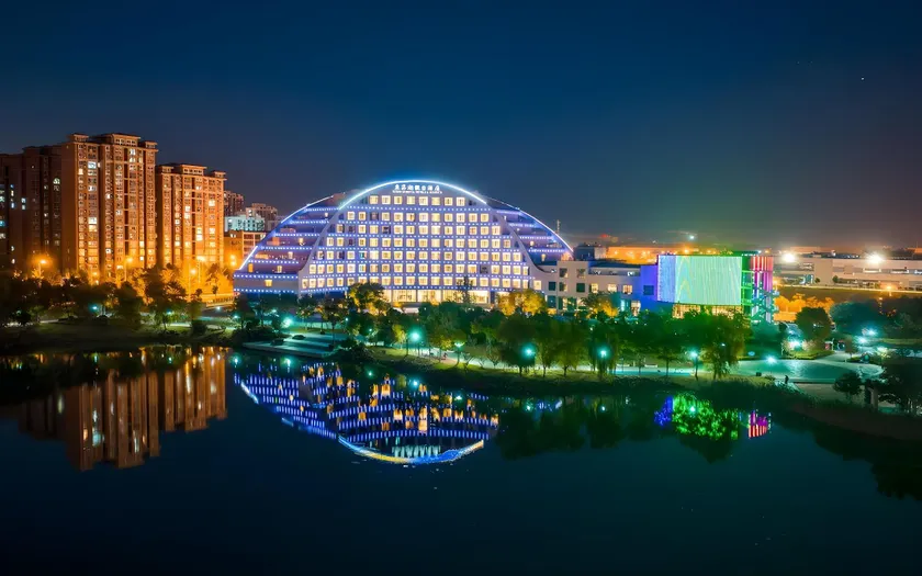 Dongsheng Lake Holiday Hotel - Image 1