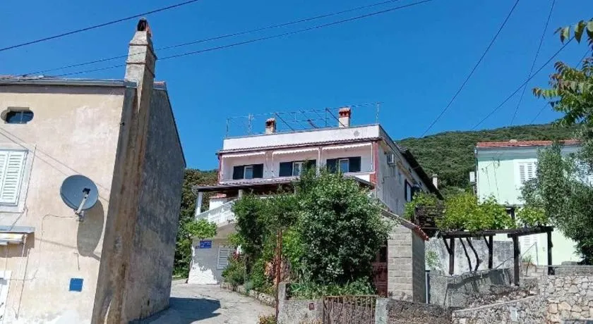 Apartments and rooms by the sea Martinscica, Cres - 23980 - Image 1