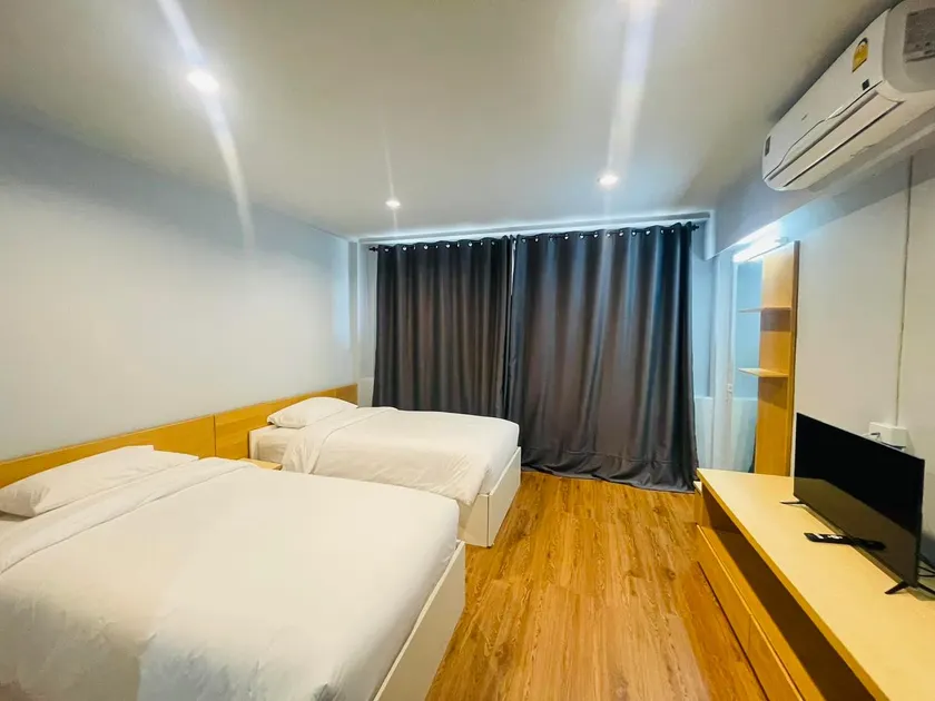 Feliz Room - Image 1