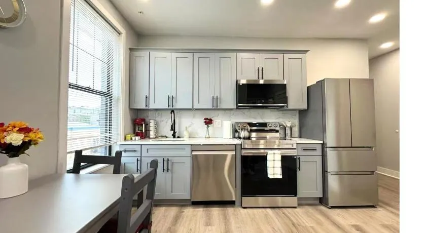 Chic New Apt in Heart of Philly - Image 1