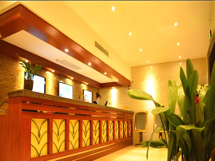 GreenTree Inn JiangSu HuaiAn QingPu District Huaihainan Road Express Hotel - Image 1
