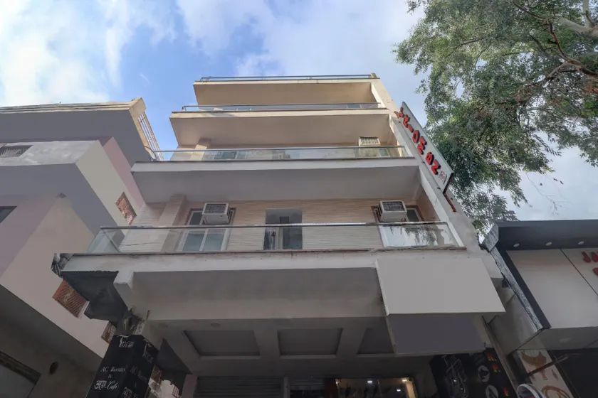 Collection O Spot Light Near Tughlakabad Station Metro Station - Image 1