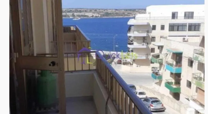 Sea view three bedroom apartment - Image 1