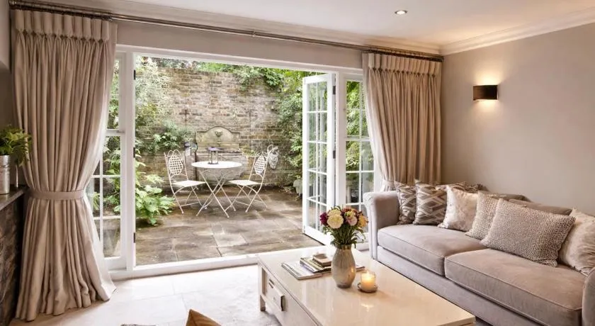 Cozy House in Belgravia, 2 king beds, garden and hot tub - Image 1
