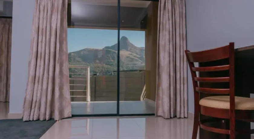 Mantenga Hillview - Image 1