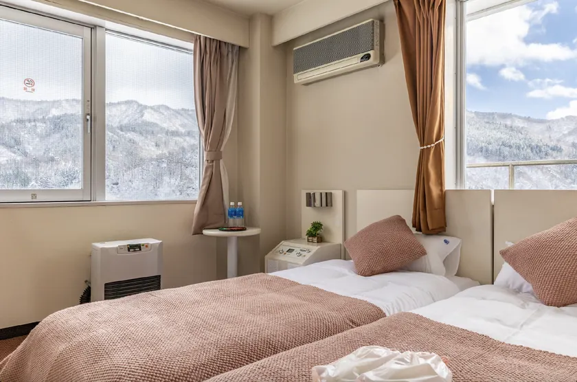 雪场缆车站旁 Hotel Justice-Ski IN Ski OUT-独立卫浴 - Image 1