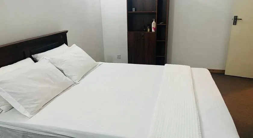 Ceylon Airport Apartment - Image 1