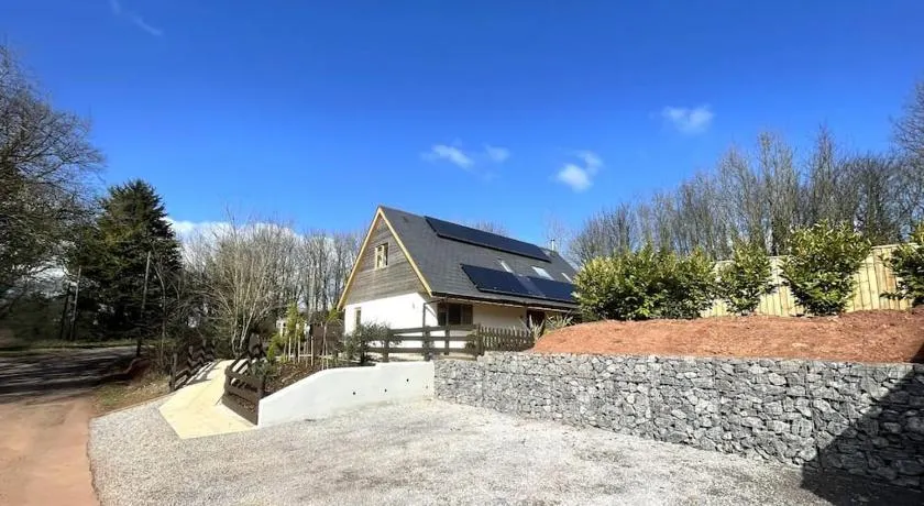 Stunning cottage with hot tub - Image 1