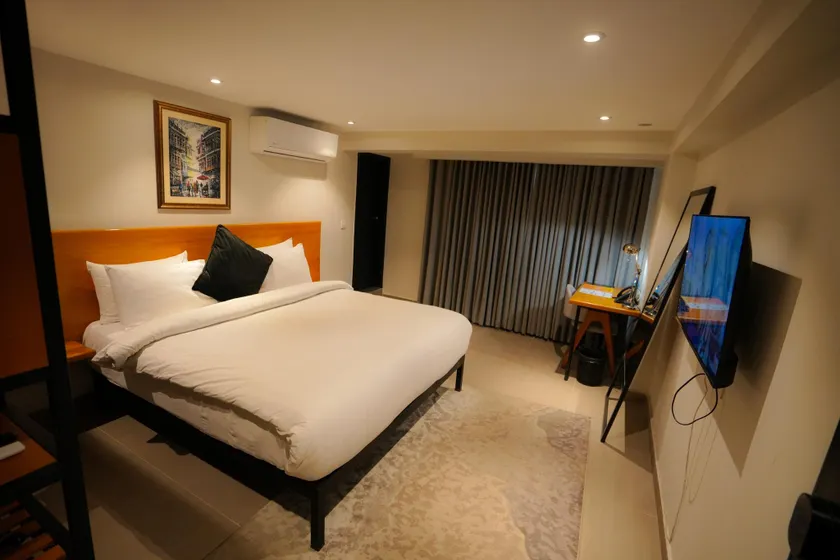 The Avenue Hotel - Image 1